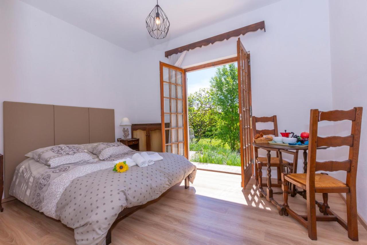 Villa Martine Au Bord Du Lac - Happy Rentals Cadrezzate Exterior foto